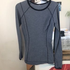 Long sleeve athletic shirt